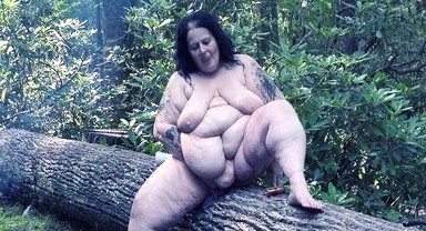 Chunky Got Skunky And Pored All Over Herself