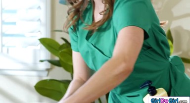 Horny masseuse gets wetter by the minute and wants to lick